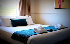 The Commercial Hotel Motel